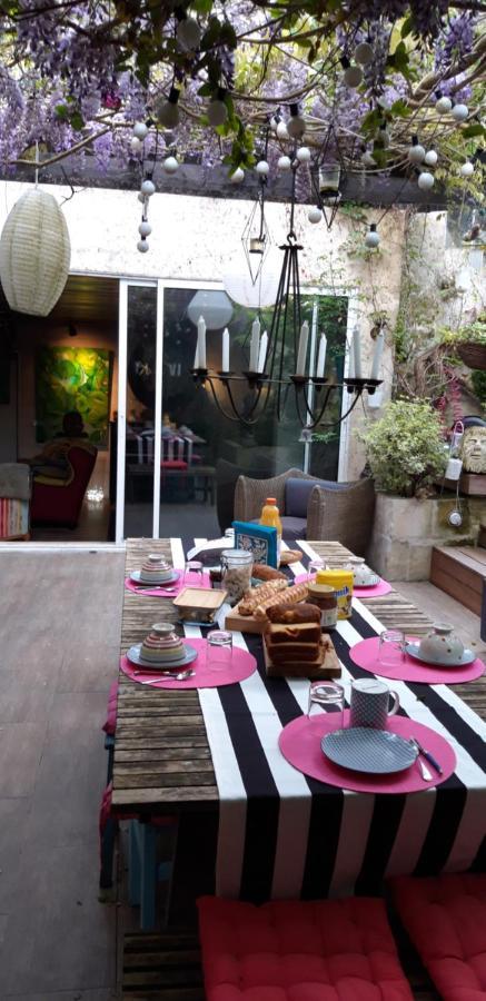 Buky Palace Pons Bagian luar foto