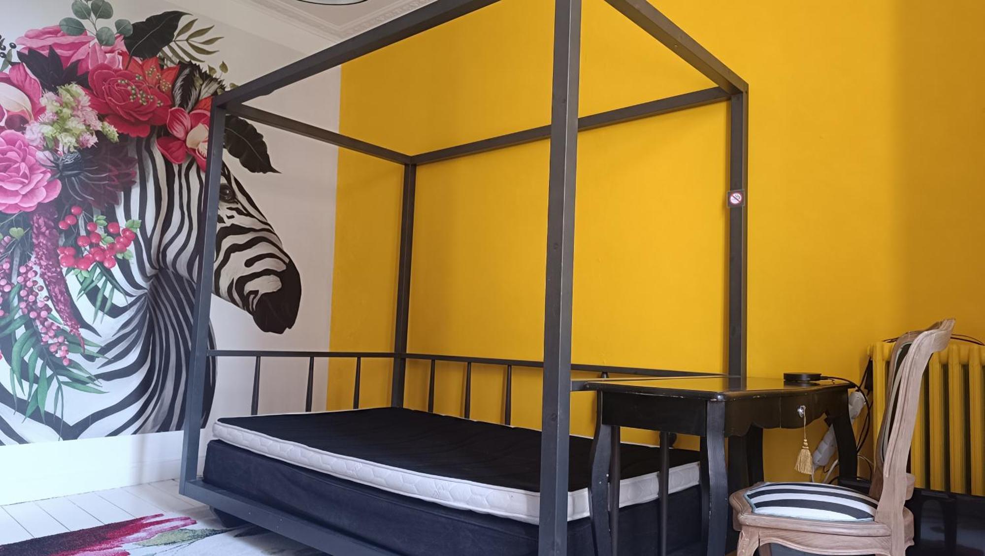 Buky Palace Pons Bagian luar foto