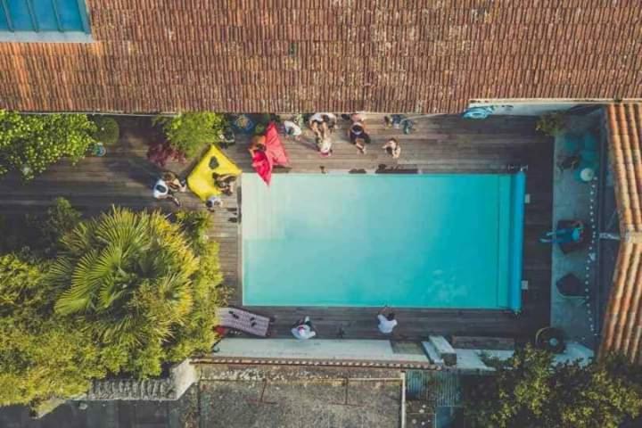 Buky Palace Pons Bagian luar foto