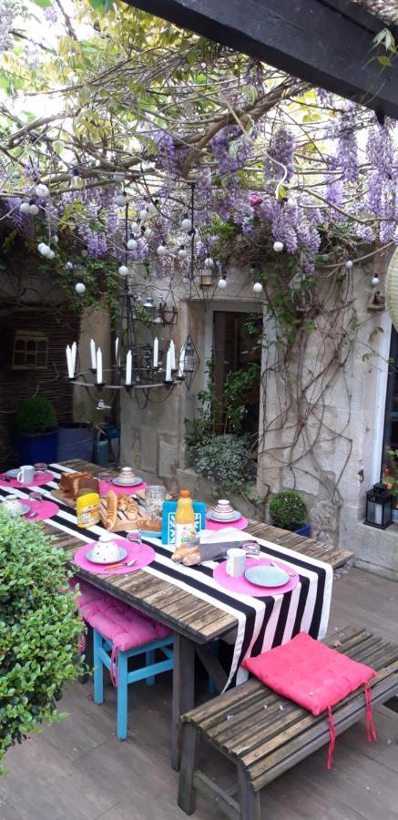 Buky Palace Pons Bagian luar foto